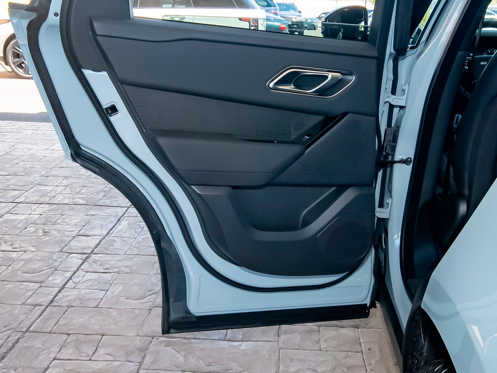 2025 Land Rover Range Rover Velar SE photo 38