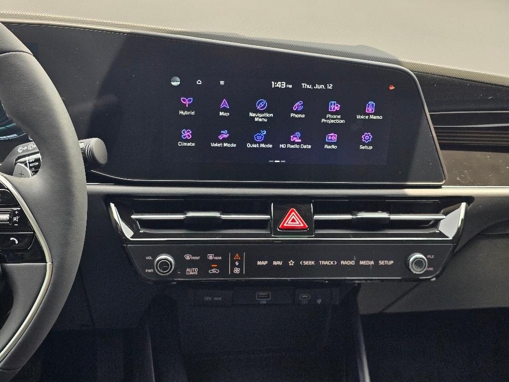 2025 Kia Niro SX Touring photo 8