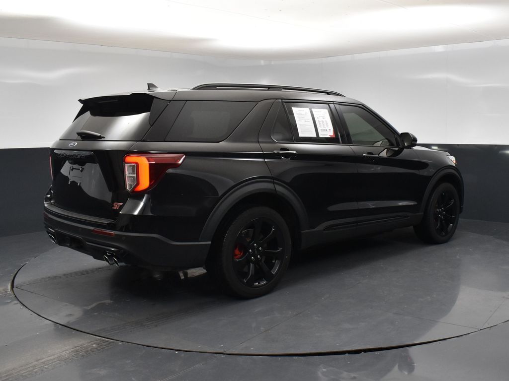2021 Ford Explorer ST photo 2