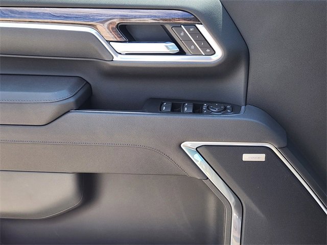 2025 Chevrolet Silverado 2500HD LTZ photo 14