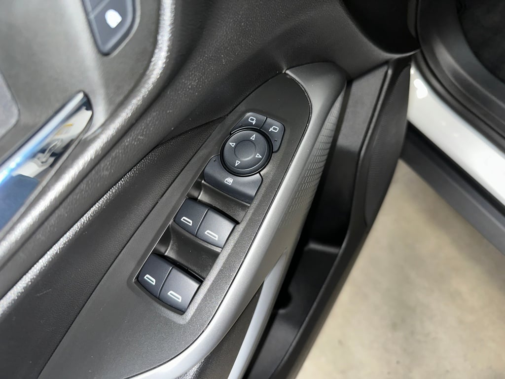 2024 Chevrolet Trax LS photo 4