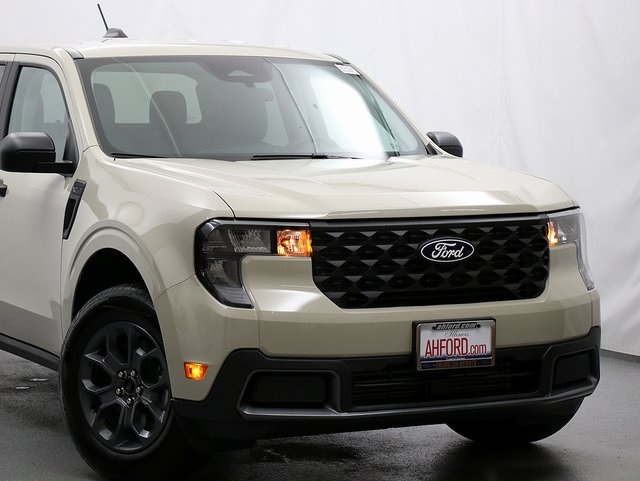 2025 Ford Maverick XLT photo 2