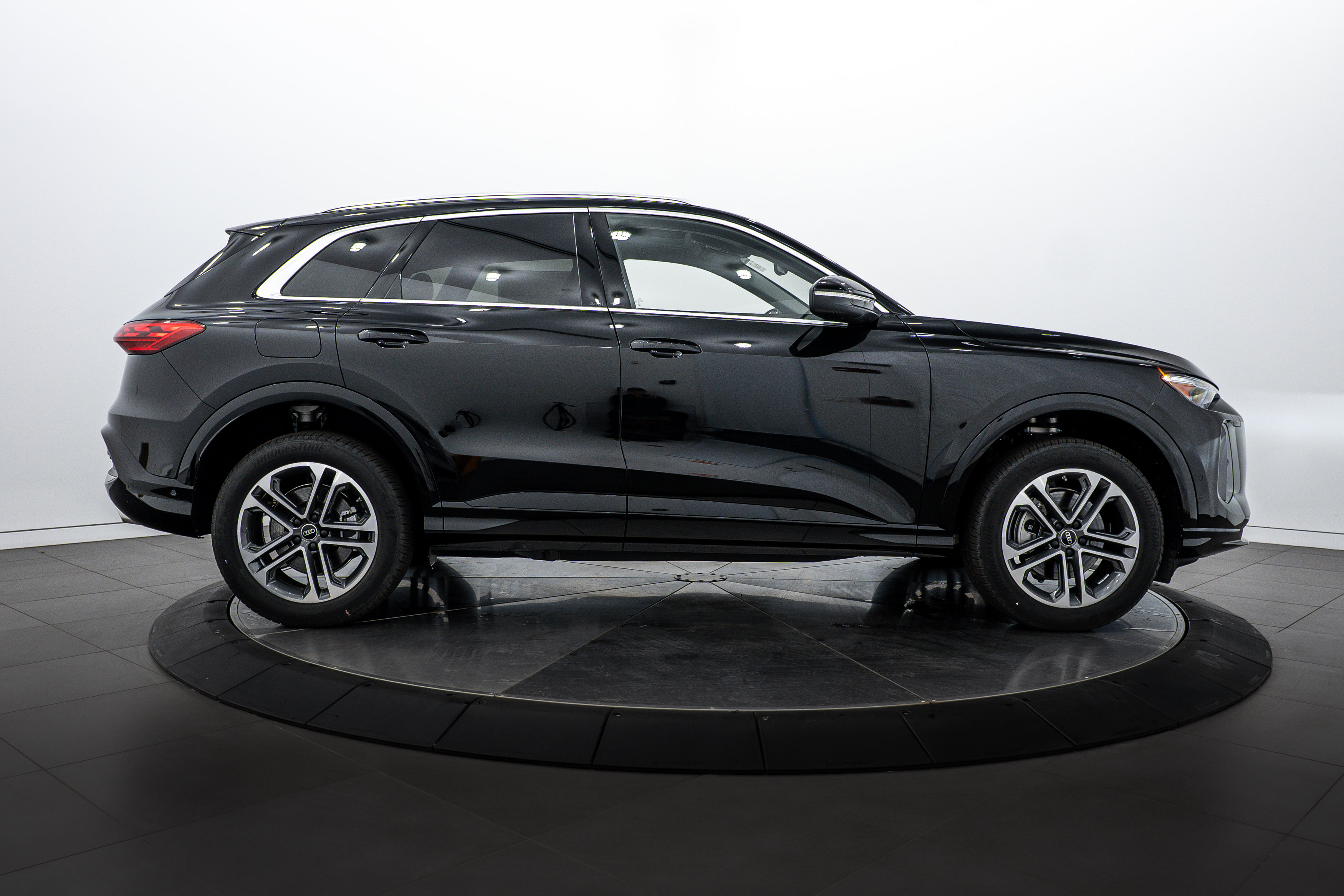 2025 Audi Q5 Premium Plus photo 3