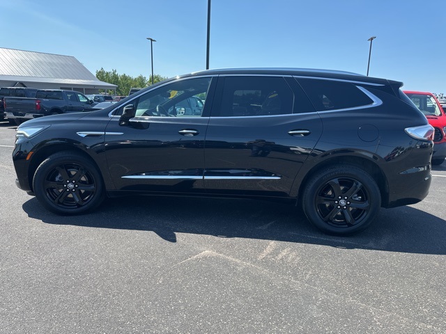 2023 Buick Enclave Essence photo 2