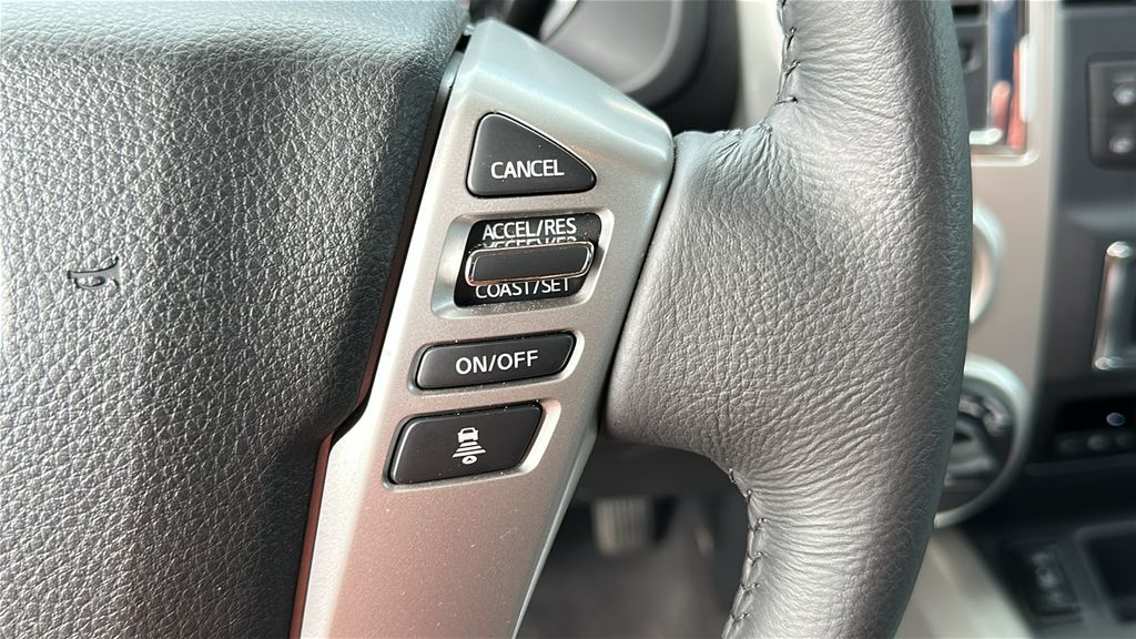 2024 Nissan Titan SV photo 14