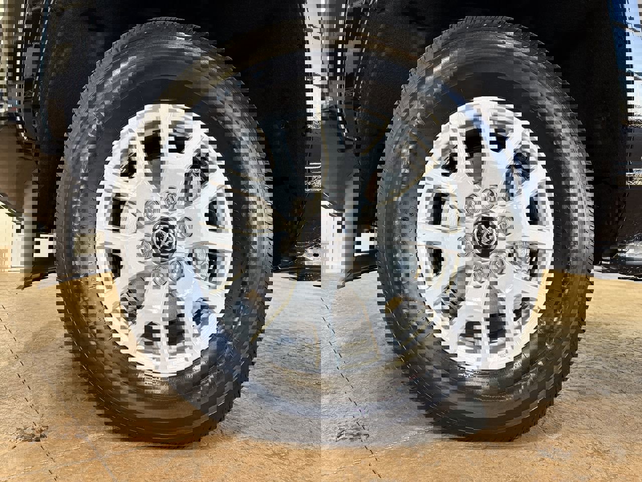 2025 Toyota Tacoma SR5 Double Cab photo 9