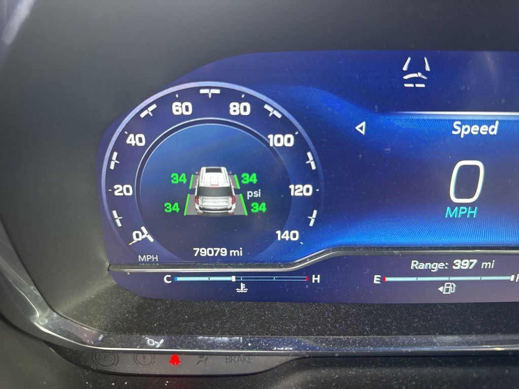 2022 Chevrolet Tahoe High Country photo 2