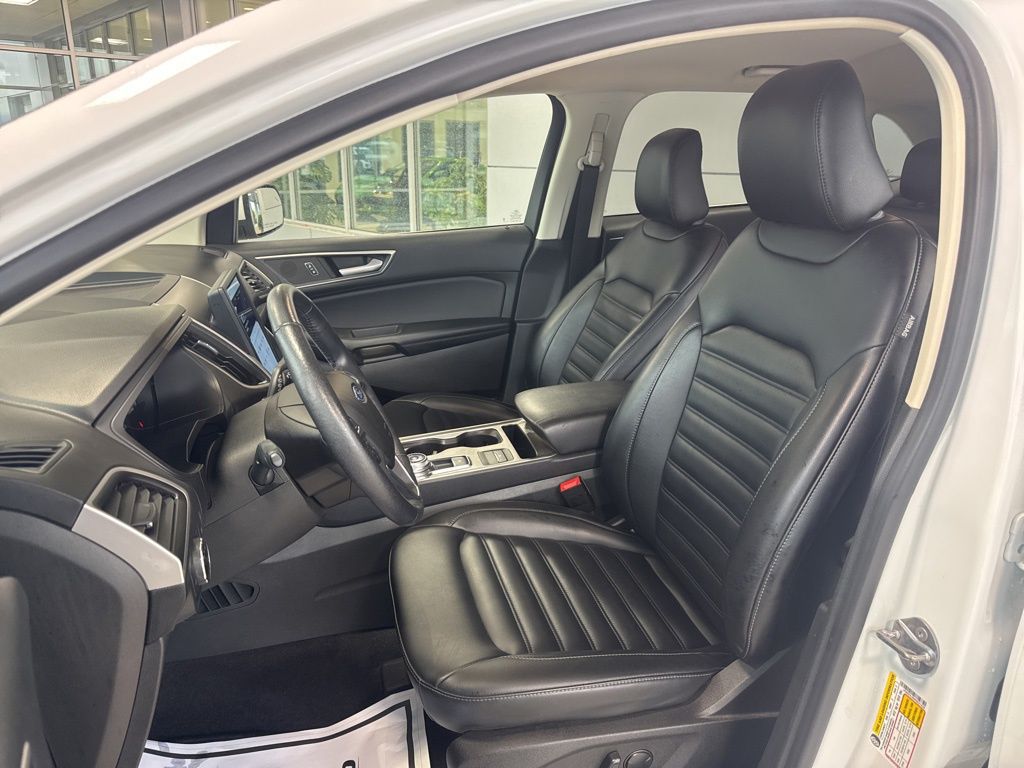 2023 Ford Edge SEL photo 16