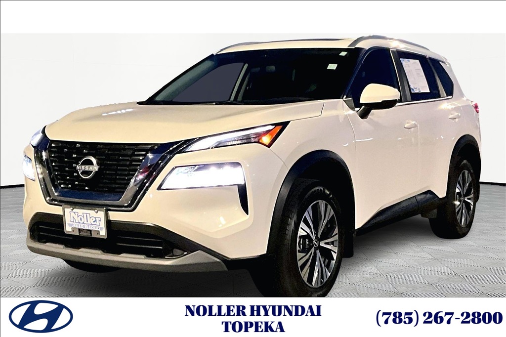 2022 Nissan Rogue SV's photo