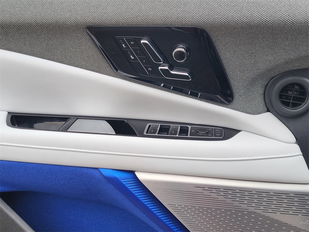 2025 Cadillac Optiq Sport photo 10