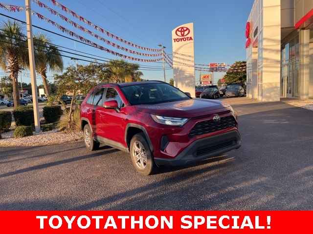 2022 Toyota RAV4 XLE's photo