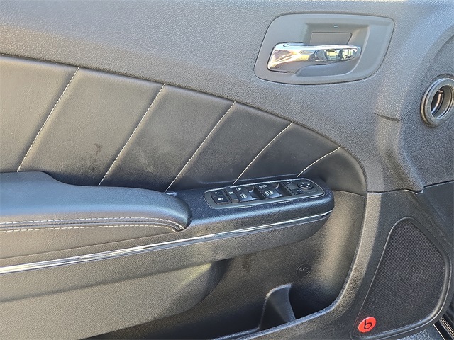 2014 Dodge Charger R/T photo 9
