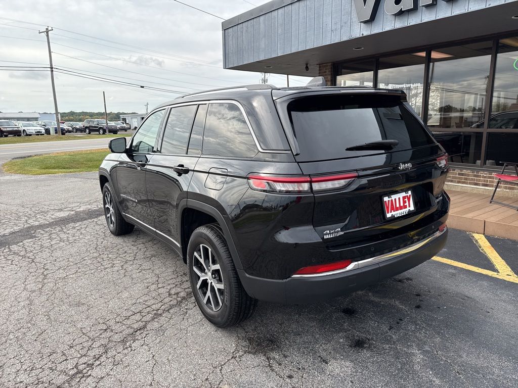 2023 Jeep Grand Cherokee Limited photo 3