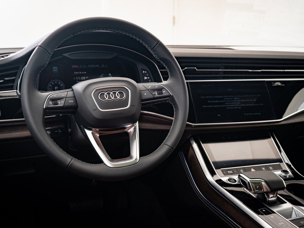 2025 Audi Q7 55 Premium Plus photo 4