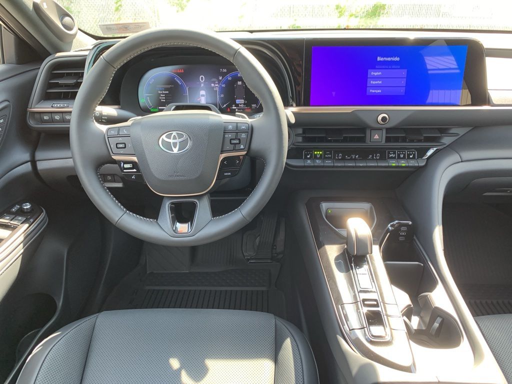 2025 Toyota Crown Signia Limited photo 13