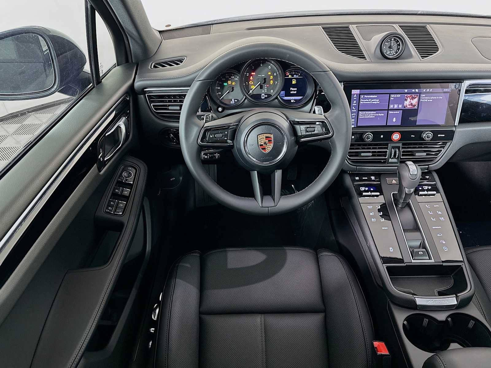 2026 Porsche Macan T photo 20