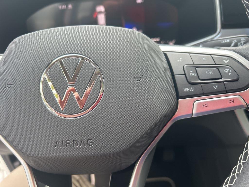 2025 Volkswagen Taos SE photo 12