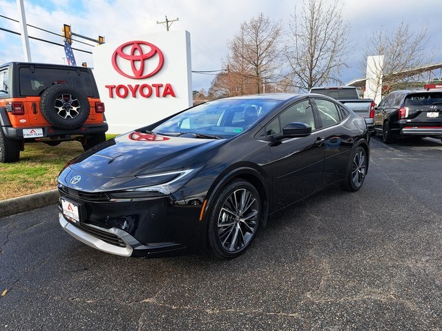 2026 Toyota Prius XLE's photo