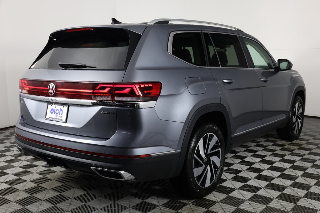 2025 Volkswagen Atlas SEL photo 2