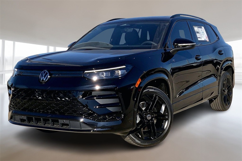 2026 Volkswagen Tiguan SE R-LINE BLACK's photo