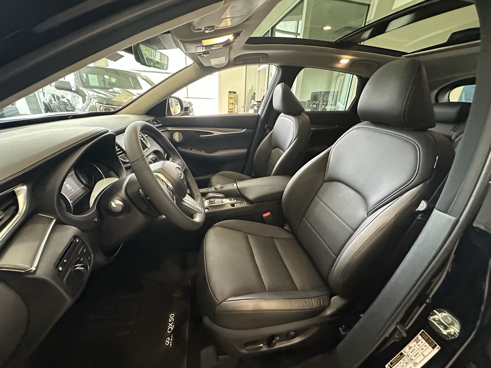 2025 Infiniti QX50 Luxe AWD photo 11