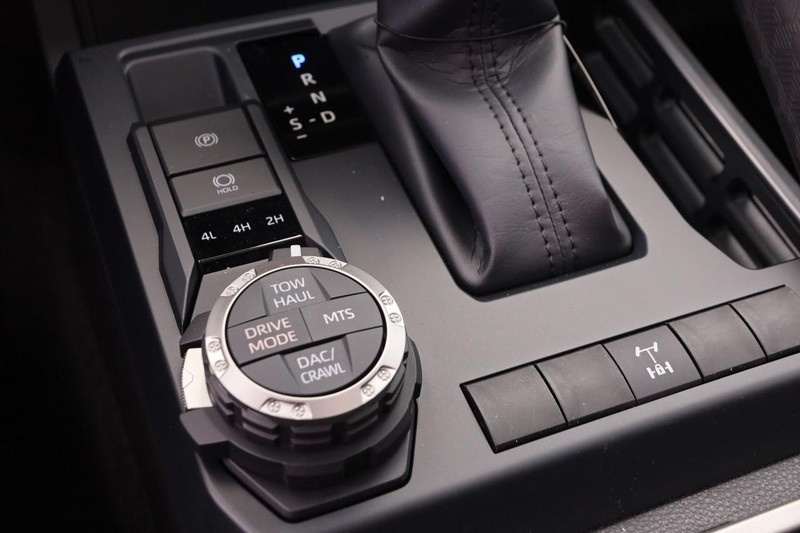 2025 Toyota Tacoma TRD Off-Road photo 18