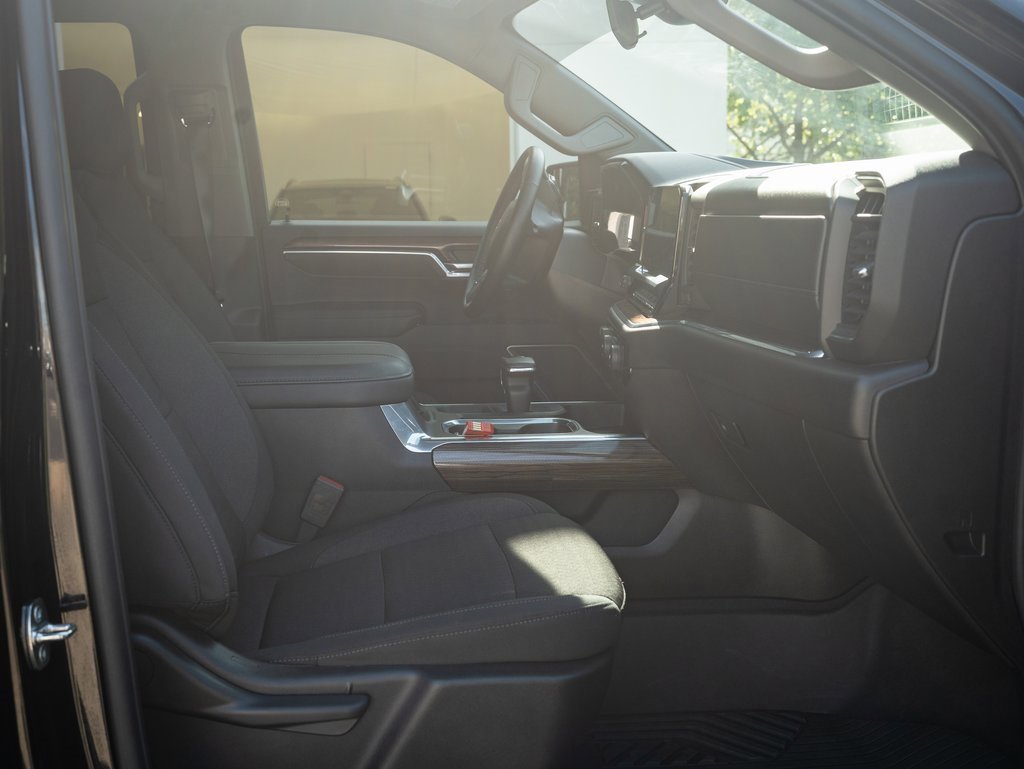 2024 Chevrolet Silverado 1500 RST photo 21