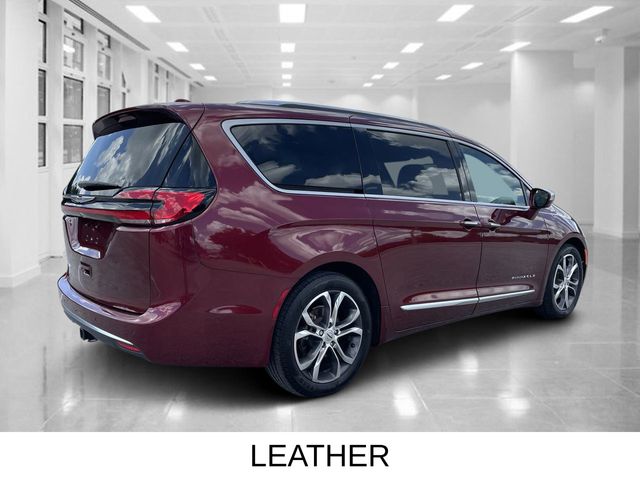 2022 Chrysler Pacifica Pinnacle photo 3