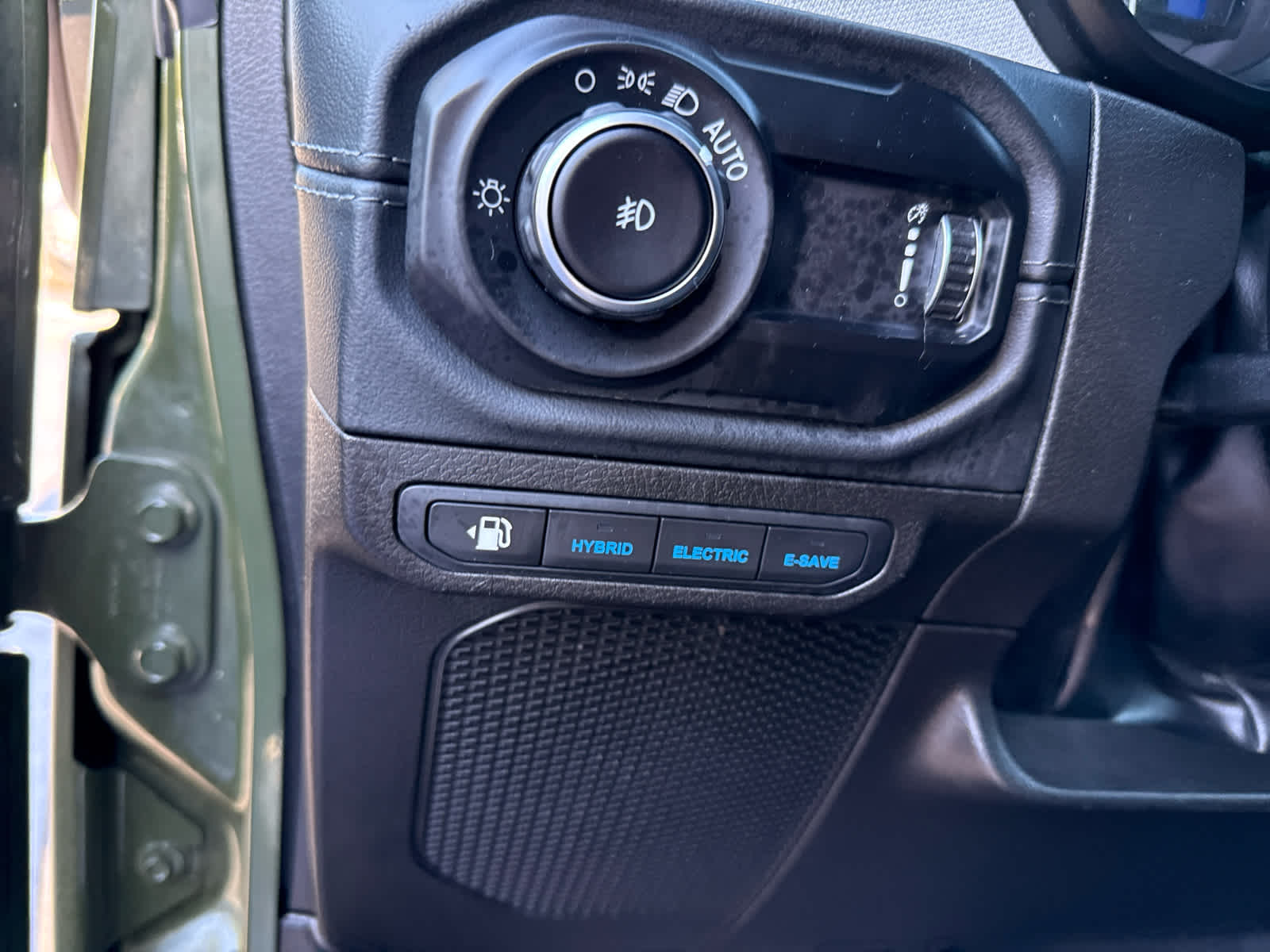 2024 Jeep Wrangler 4xe Sahara photo 13