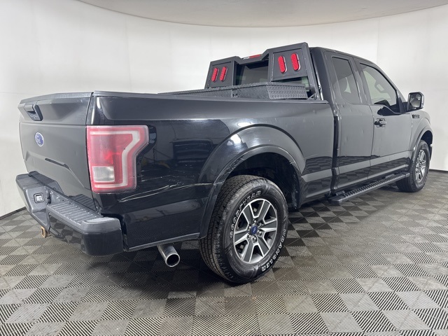 2016 Ford F-150 XLT photo 2