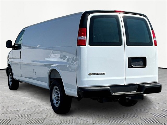 2025 Chevrolet Express Cargo 2500 photo 4