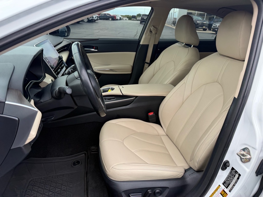 2019 Toyota Avalon XLE photo 12