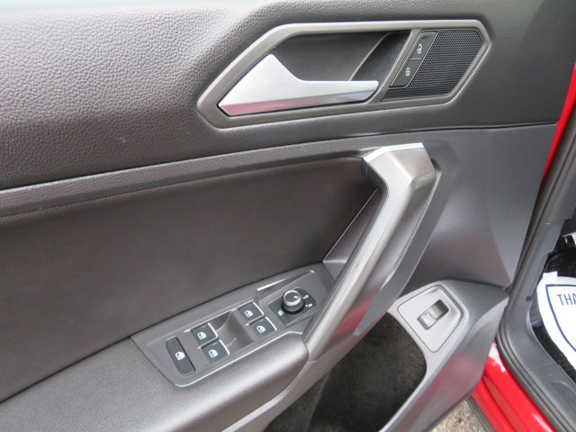 2021 Volkswagen Tiguan R-Line Black SEL photo 19