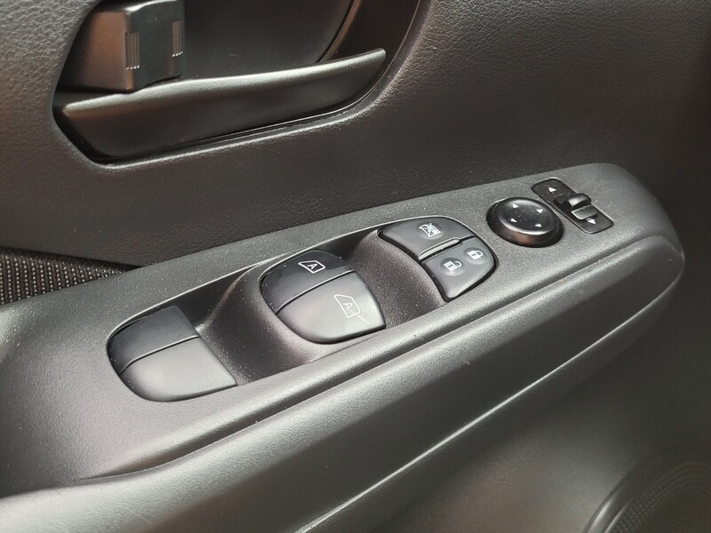 2022 Nissan Kicks S photo 29