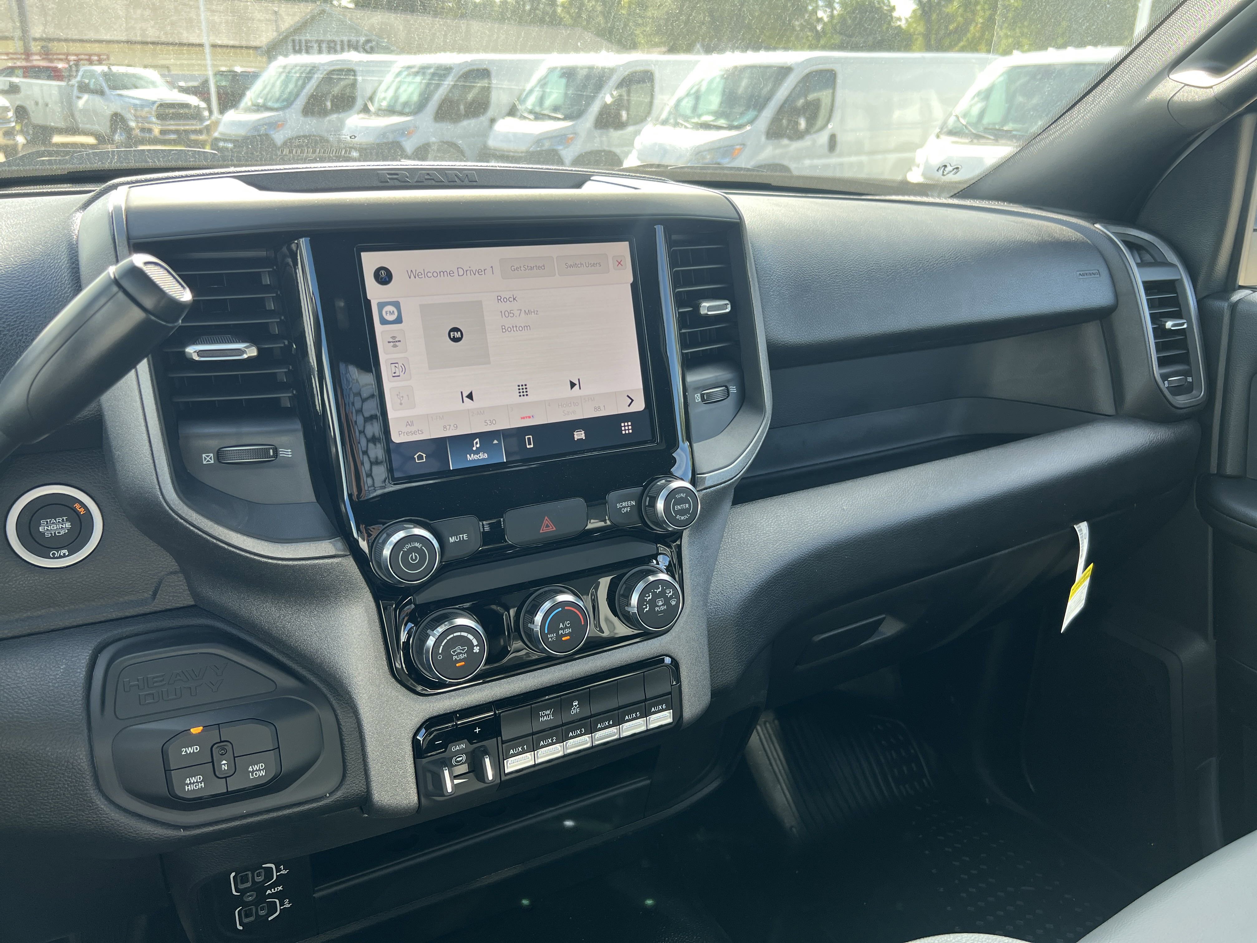 2025 Ram 3500 Tradesman photo 4