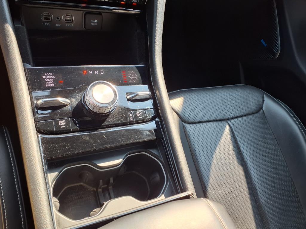 2022 Jeep Grand Cherokee Overland photo 11