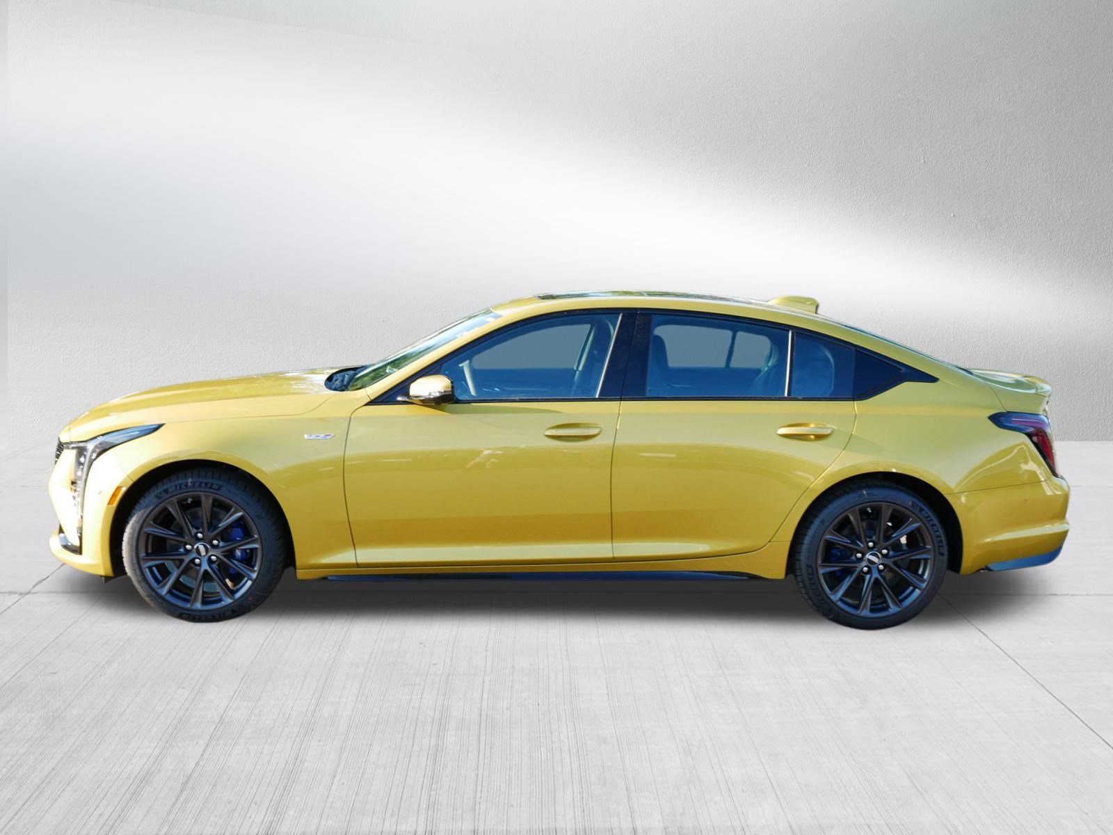 2026 Cadillac CT5 V photo 4