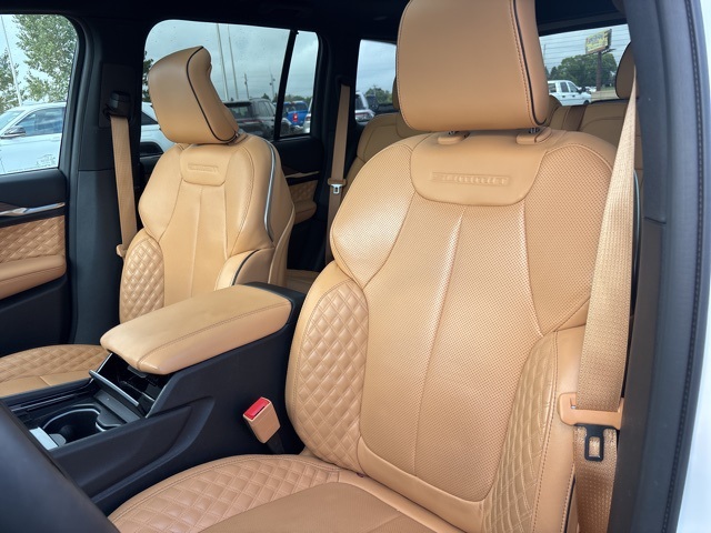 2022 Jeep Grand Cherokee Summit photo 10