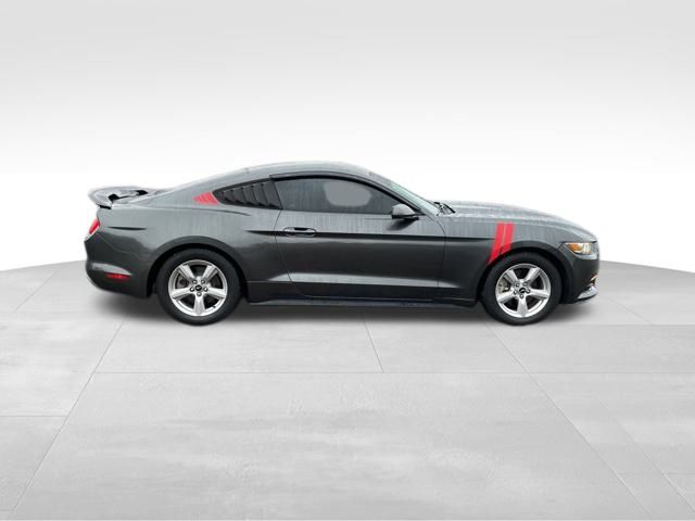 2016 Ford Mustang V6 photo 4