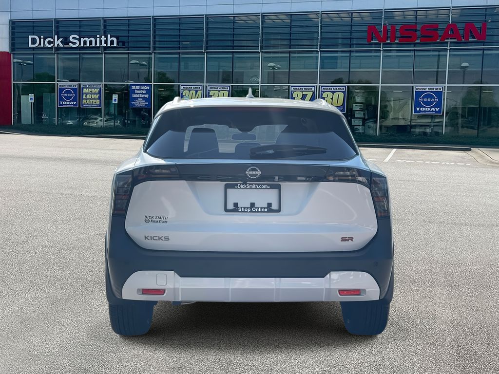 2025 Nissan Kicks SR photo 4