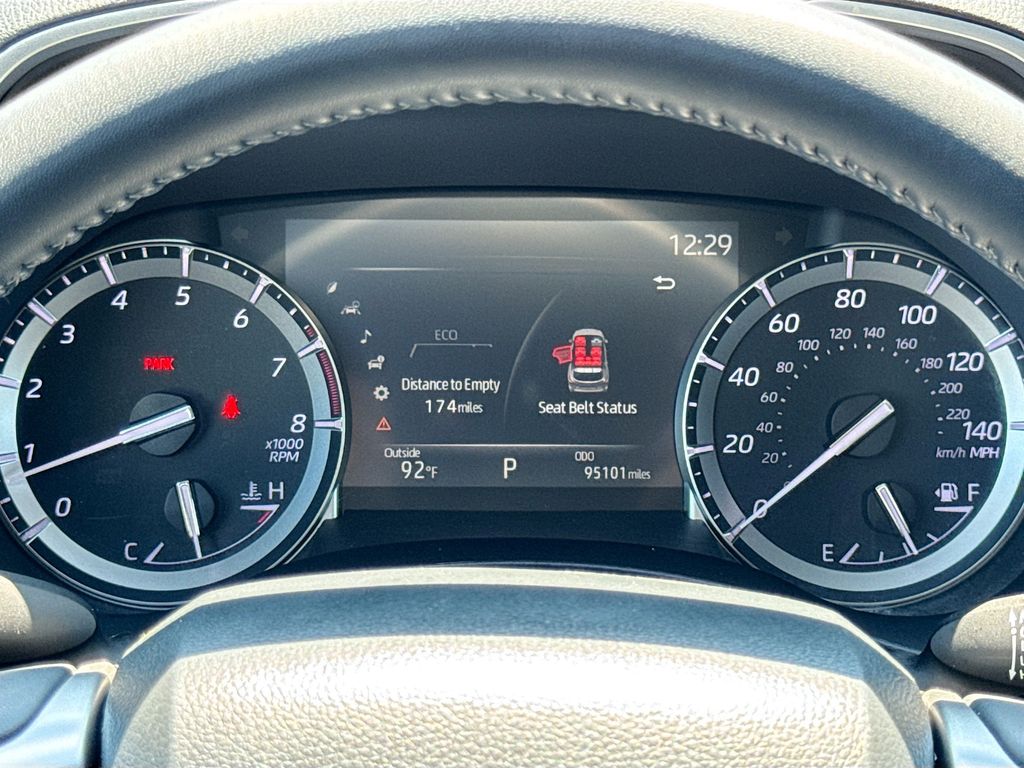 2022 Toyota Highlander XSE photo 2