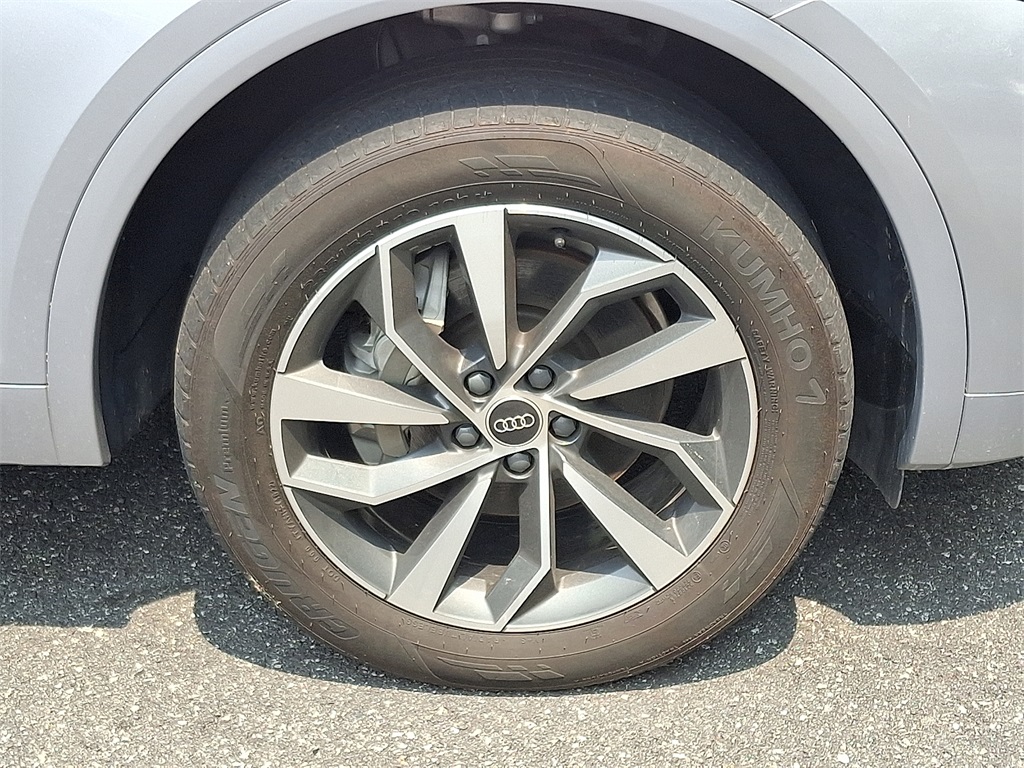 2023 Audi Q5 45 S line Premium photo 2