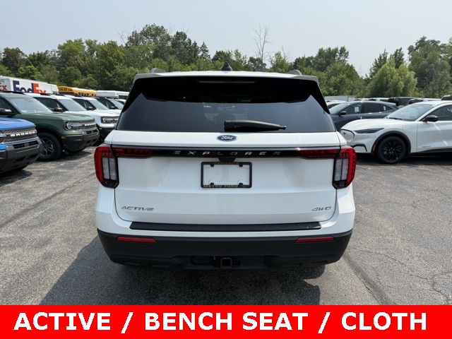2025 Ford Explorer photo 5