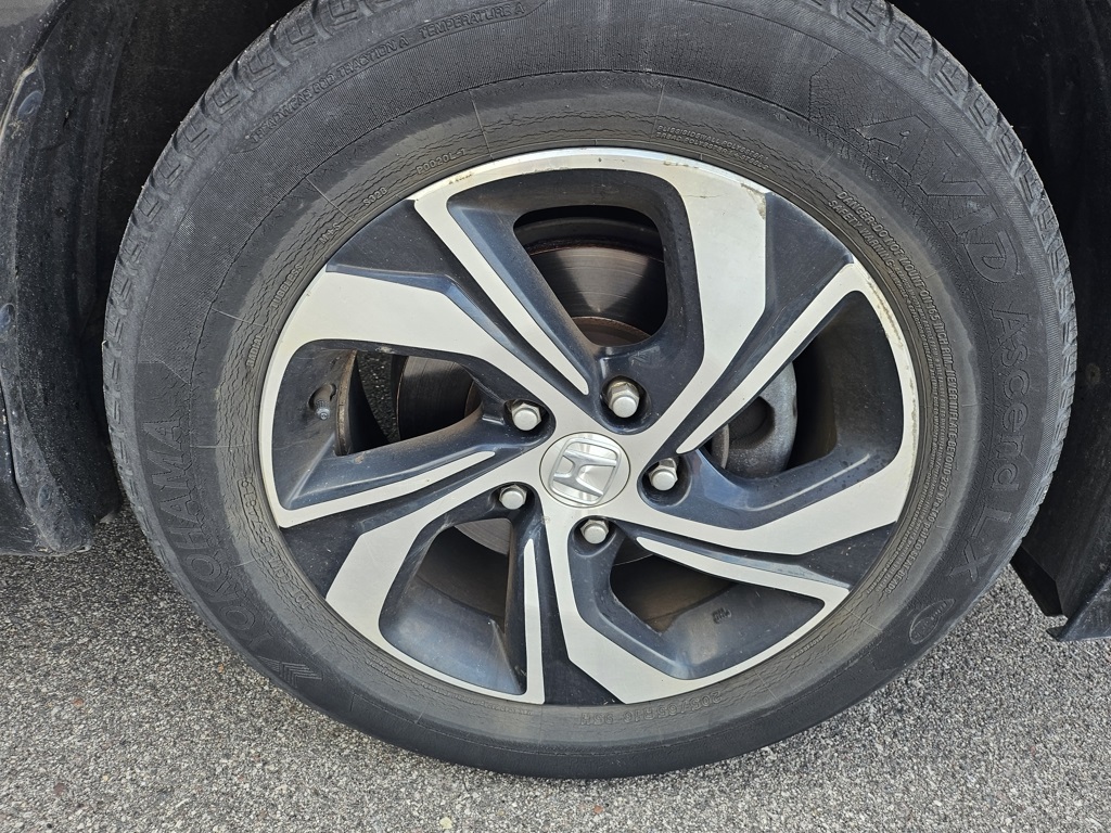 2016 Honda Accord LX photo 12