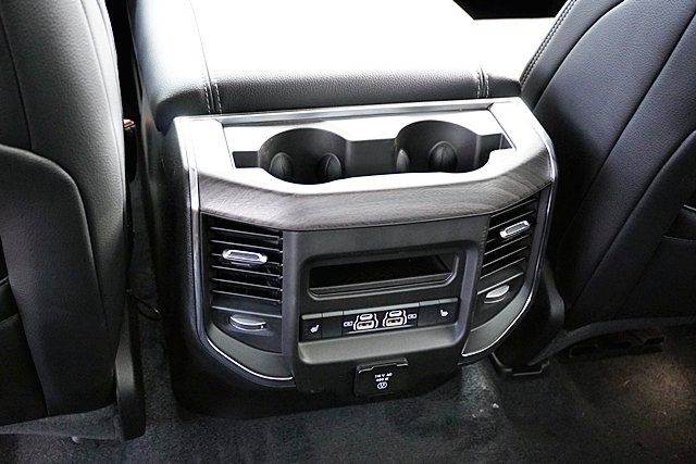 New 2026 Diamond Black Crystal Pearl-Coat Exterior Paint RAM Laramie image 23