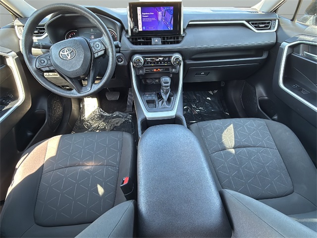 2023 Toyota RAV4 XLE photo 16