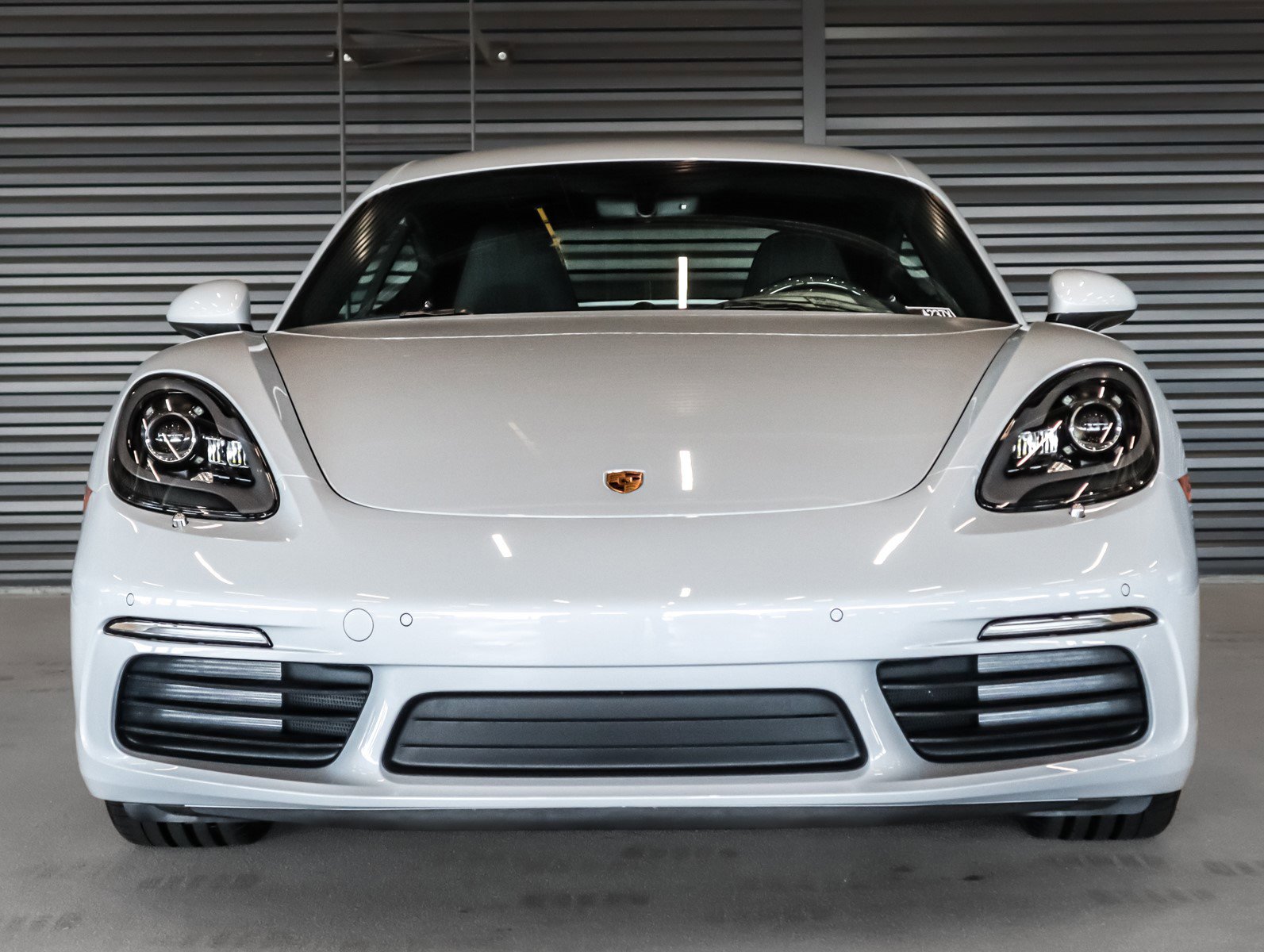 2025 Porsche Cayman photo 7