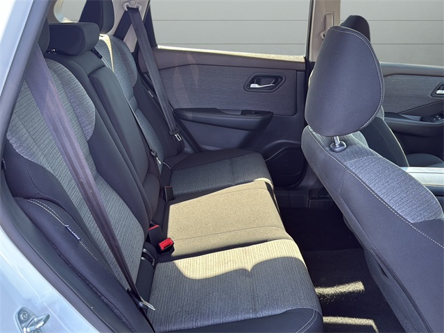 2023 Nissan Rogue SV photo 11