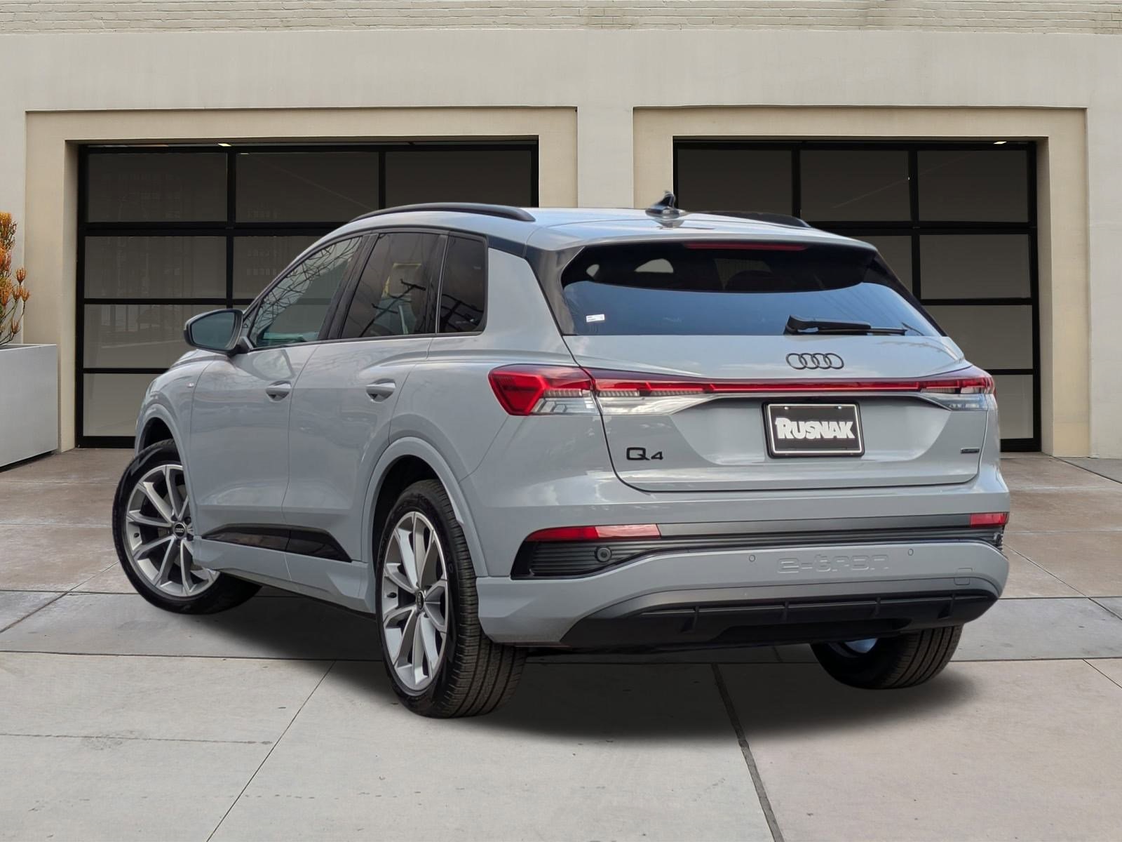 2026 Audi Q4 55 E-tron Premium photo 2