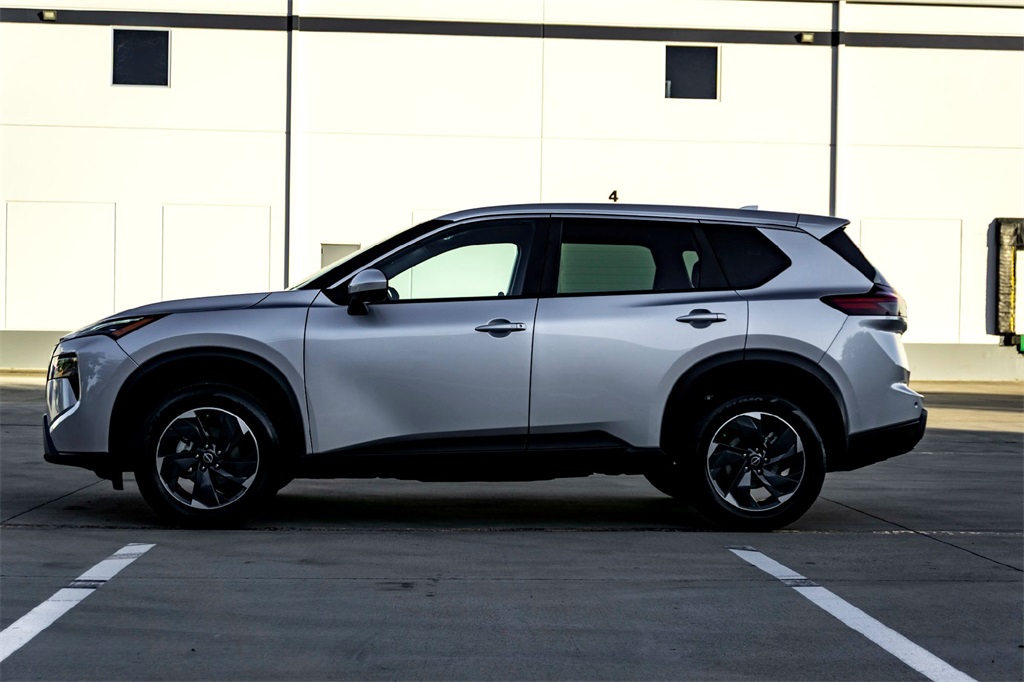 2024 Nissan Rogue SV photo 7
